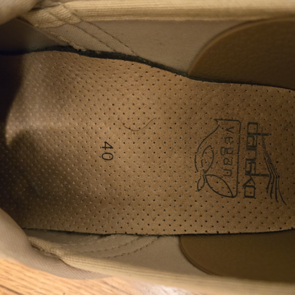 Dansko Clogs – Size 40 – Embroidered Linen Style - Picture 3 of 5